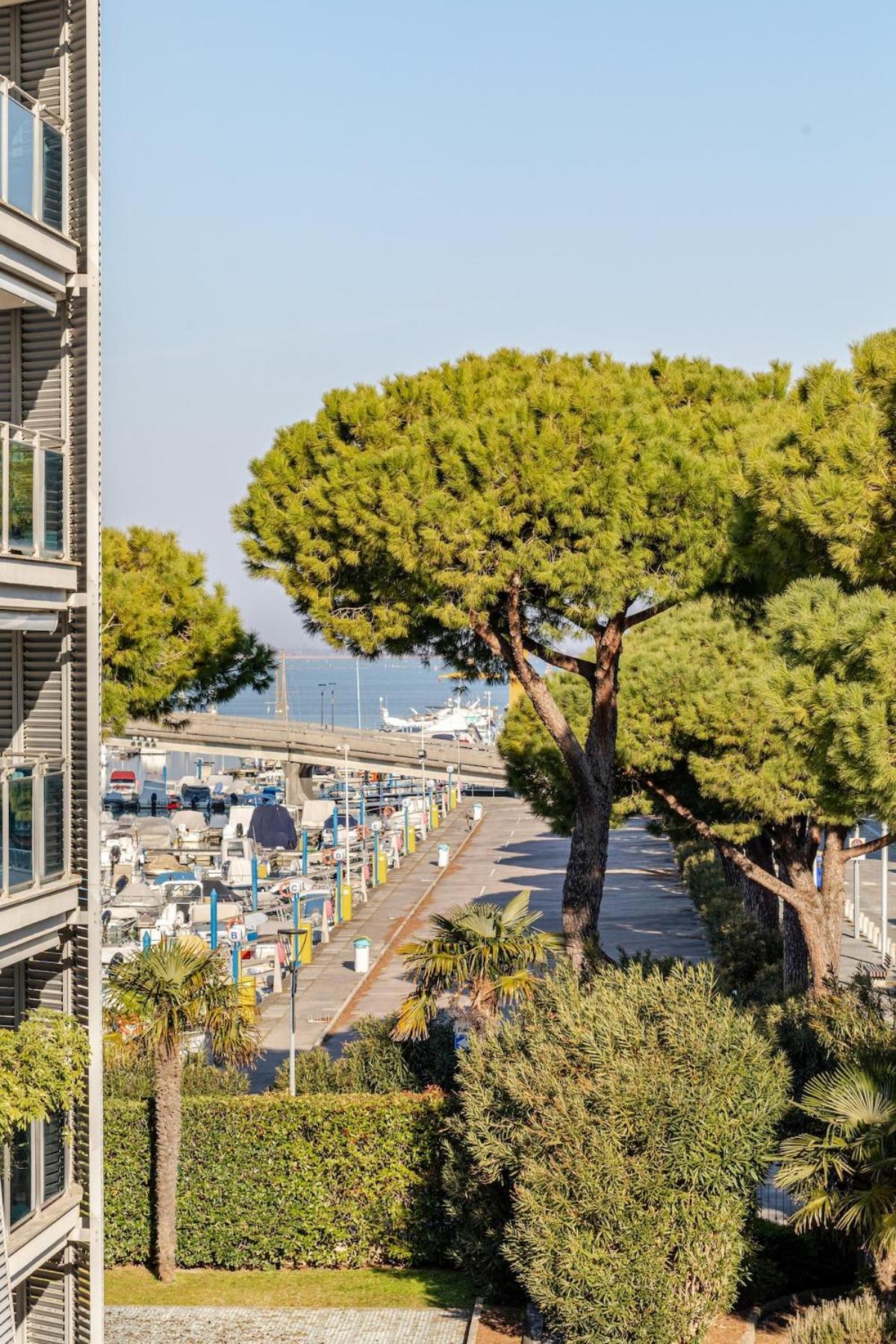 Centrale A 100 Metri Dal Mare Lignano Sabbiadoro Bagian luar foto